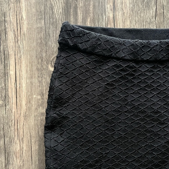 Guess Stretchy Heavy Knit Pencil Skirt - Picture 2 of 3